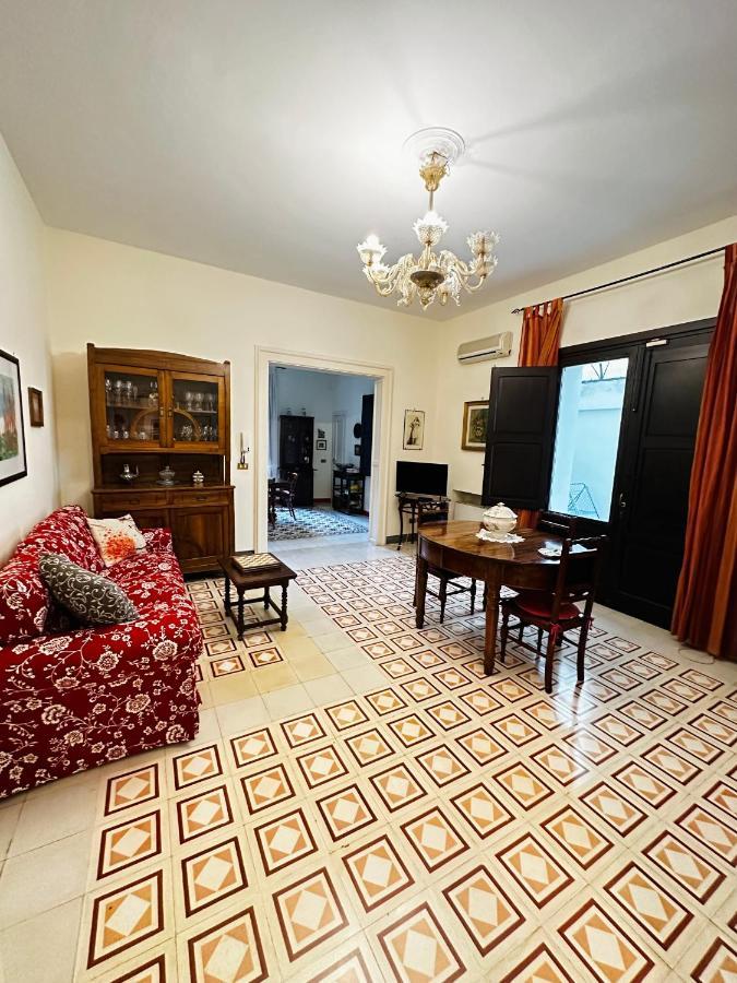 Elegante Appartamento Nel Cuore Del Barocco Λέτσε Εξωτερικό φωτογραφία