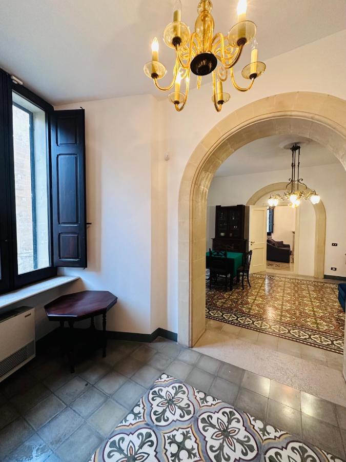 Elegante Appartamento Nel Cuore Del Barocco Λέτσε Εξωτερικό φωτογραφία