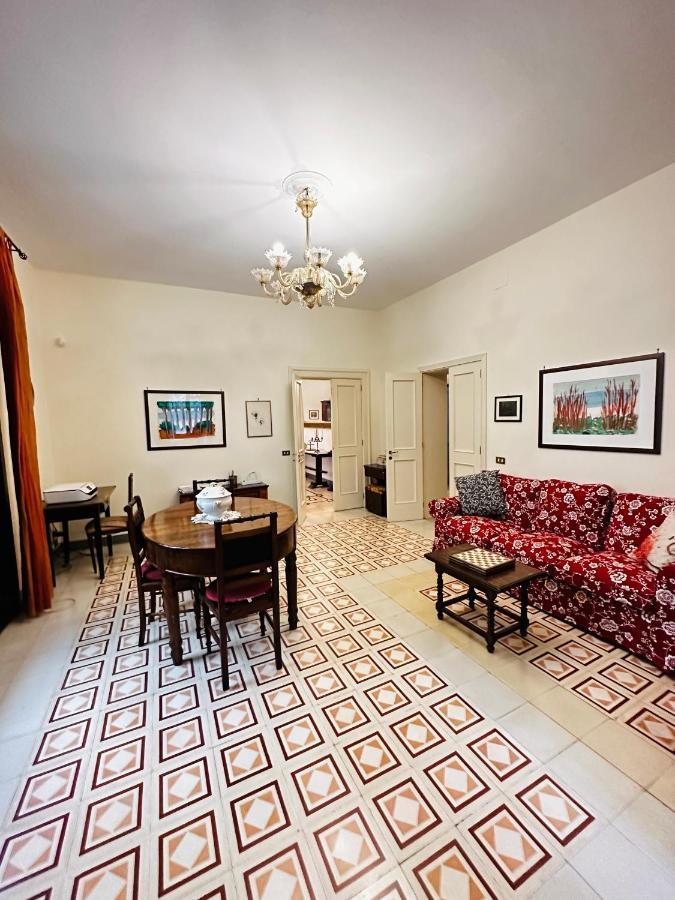 Elegante Appartamento Nel Cuore Del Barocco Λέτσε Εξωτερικό φωτογραφία