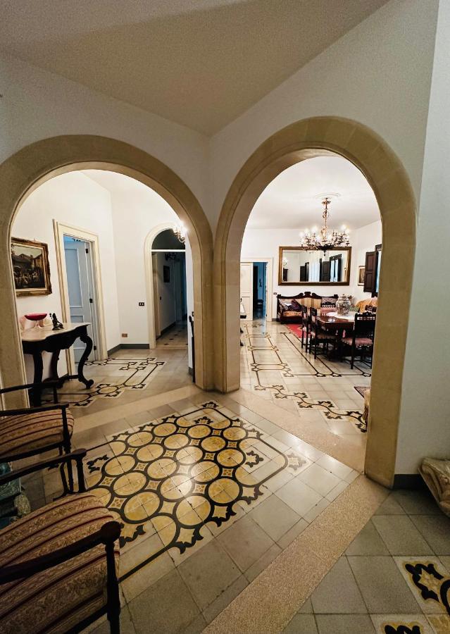 Elegante Appartamento Nel Cuore Del Barocco Λέτσε Εξωτερικό φωτογραφία
