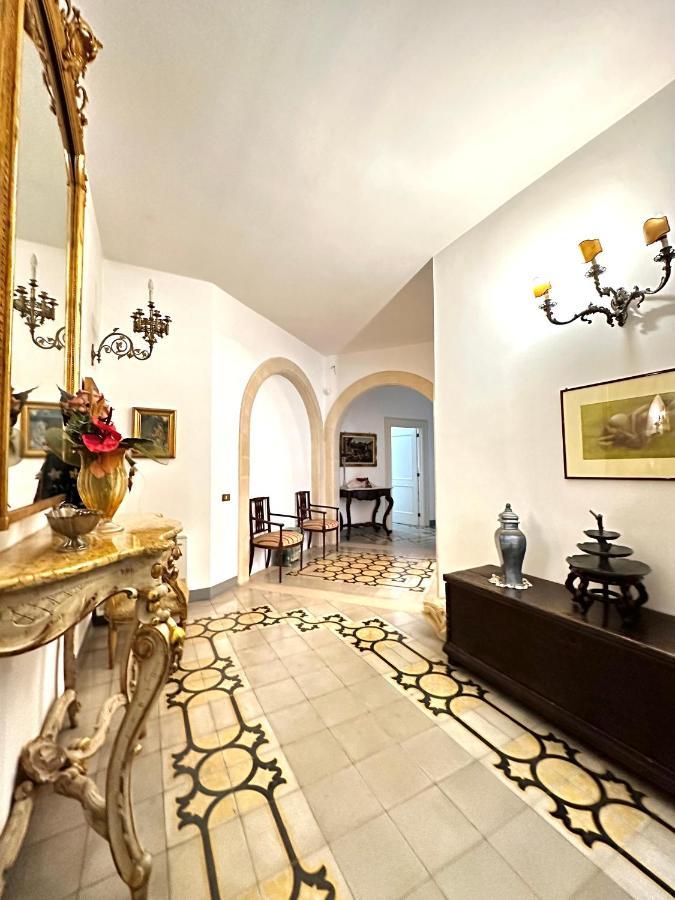 Elegante Appartamento Nel Cuore Del Barocco Λέτσε Εξωτερικό φωτογραφία