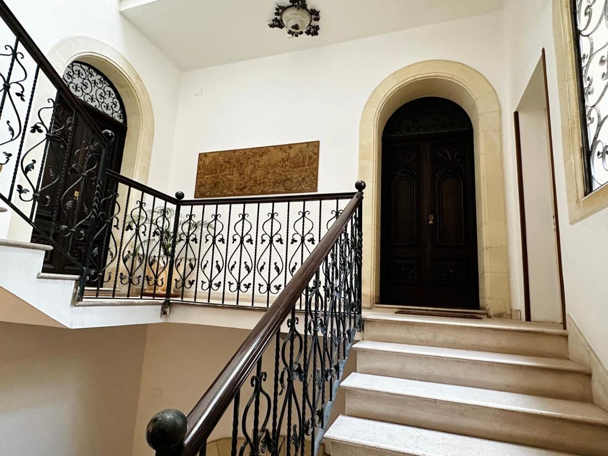 Elegante Appartamento Nel Cuore Del Barocco Λέτσε Εξωτερικό φωτογραφία