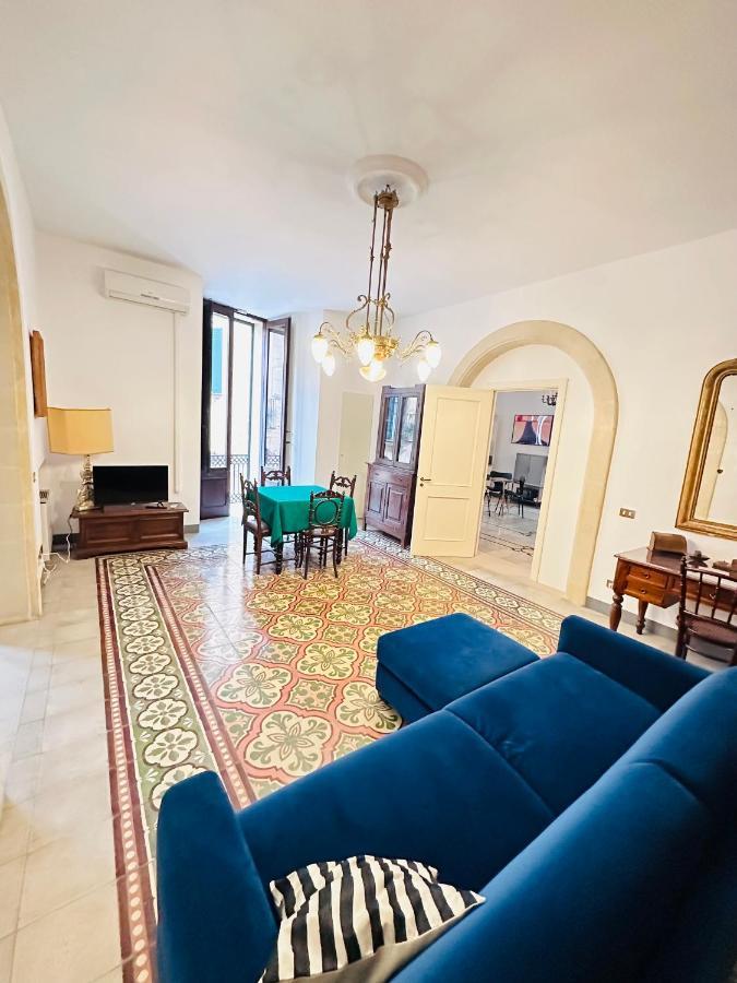 Elegante Appartamento Nel Cuore Del Barocco Λέτσε Εξωτερικό φωτογραφία