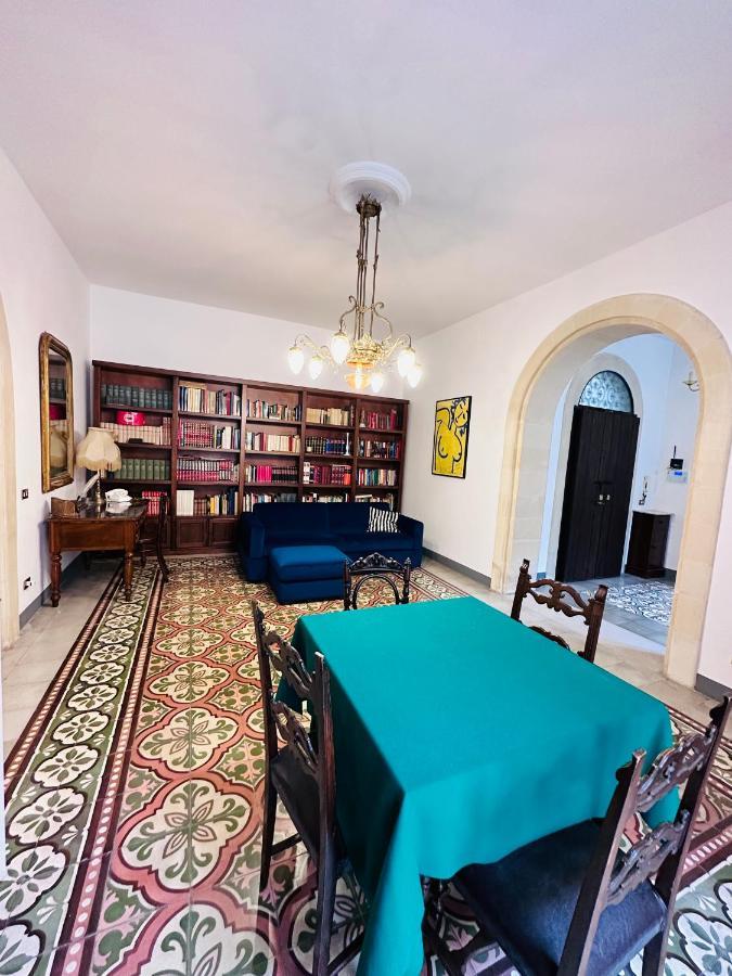 Elegante Appartamento Nel Cuore Del Barocco Λέτσε Εξωτερικό φωτογραφία